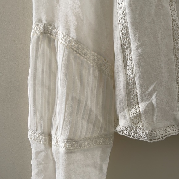 Billabong Sheer Romantic Lace Blouse - medium - Picture 2 of 8